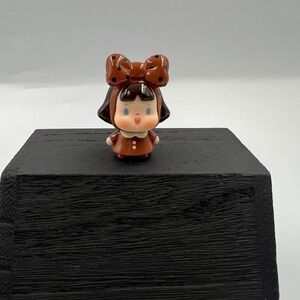 BUBBLE Changeable Girl Mini Bean Series Brown Bow Girl Mini Figure 1.5"